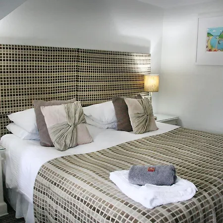 Townhouse Rooms-2
