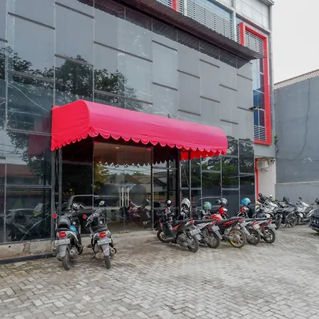 RedDoorz @ Jalan Kartini Semarang-2