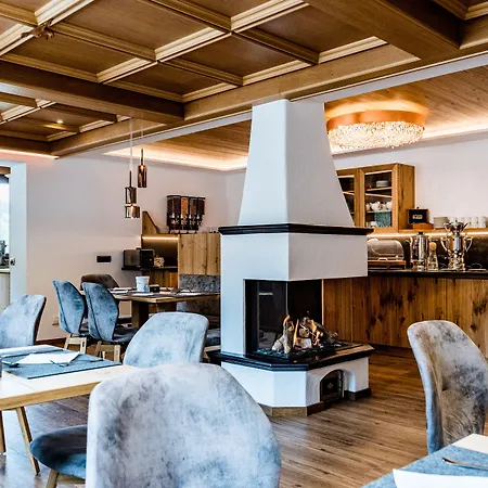 Garni Hotel And Apartments Wildbach-3