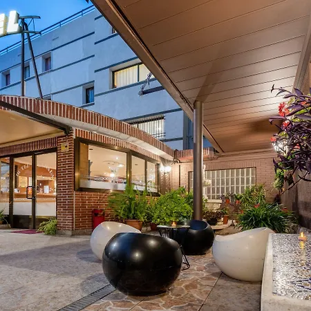 Hotel Canada By Dynamic Hotels-3