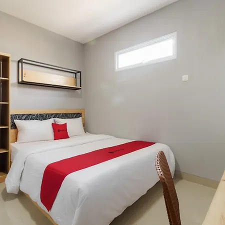 Reddoorz Near Plaza Atrium Senen-2