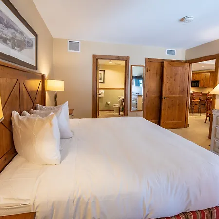 The Lodge At Mountaineer Square, A Vail Resorts Property-2