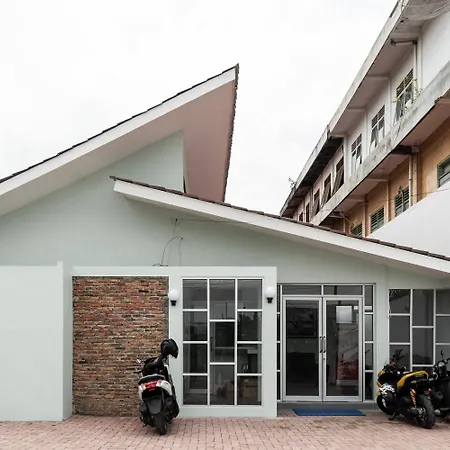 Reddoorz Plus Near Rs Usu Medan 2-3