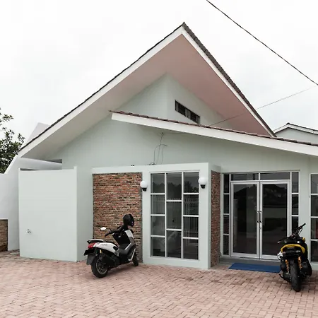 Reddoorz Plus Near Rs Usu Medan 2-2