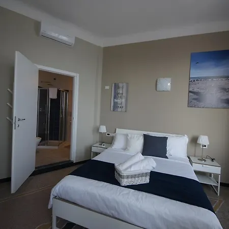 Luna Rooms-2
