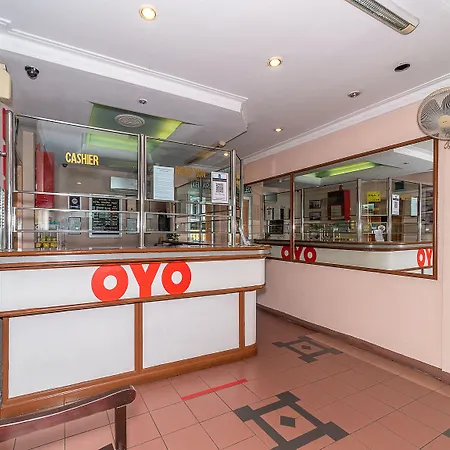 Oyo 89864 Hotel Holiday Park-3