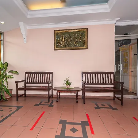 Oyo 89864 Hotel Holiday Park-2