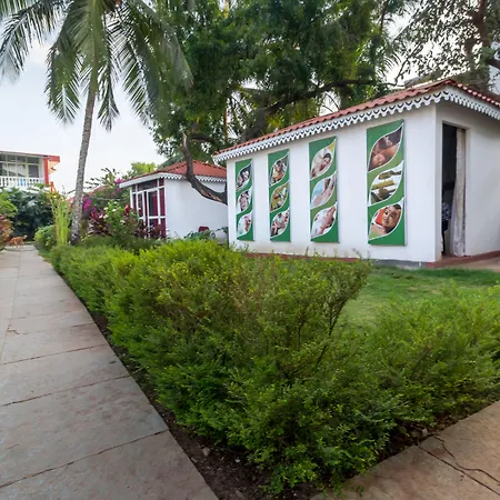La Vaiencia Beach Resort, Morjim-3