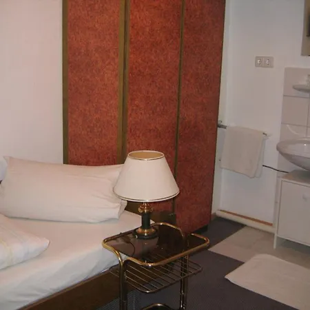 Eintracht Hotel-2