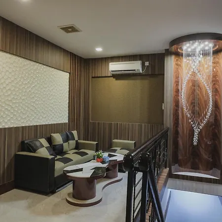 Reddoorz Plus Near Gold Coast Ferry Terminal Batam-2