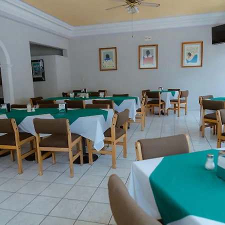 Hotel Zacatecas Courts-2