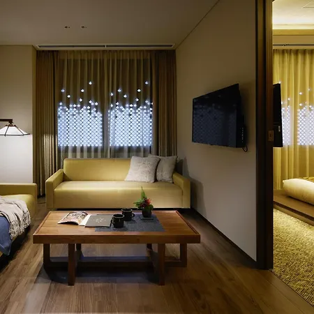 Minn Kanazawa-2