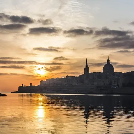 Sliema Tigne Suites-2