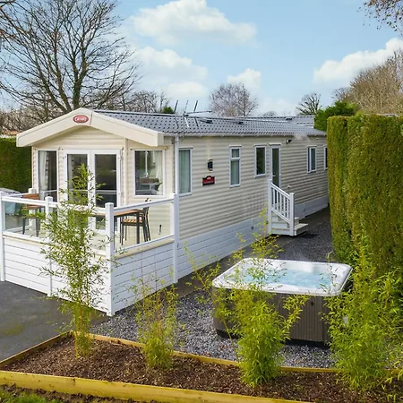 Noble Court Holiday Park-2