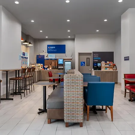 Holiday Inn Express & Suites Bronx - Barnabas Area By Ihg-2