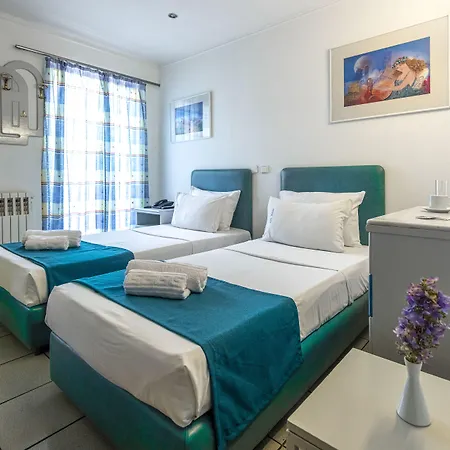 Roy Hotel-3