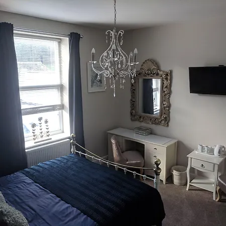 Lion House Bed & Breakfast With Restaurant-3