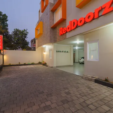 Reddoorz Near Taman Makam Pahlawan Cikutra-2