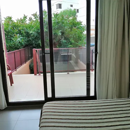 Aparthotel El Faro-3