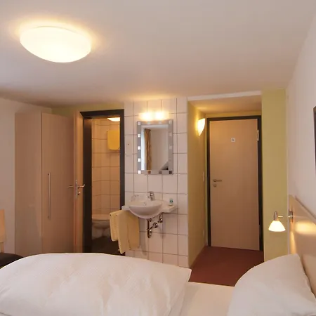 Hotel Haus Am Berg-2
