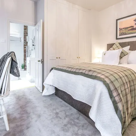 April House Weybridge - Boutique Guesthouse-3