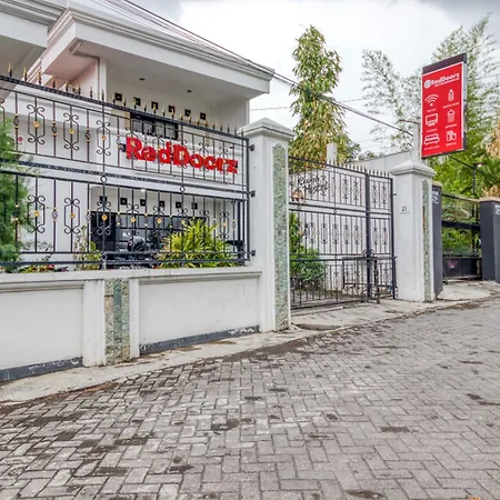 Reddoorz Hostel Near Stadion Mandala Krida Yogya-2
