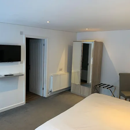 Fornham Guest House-3