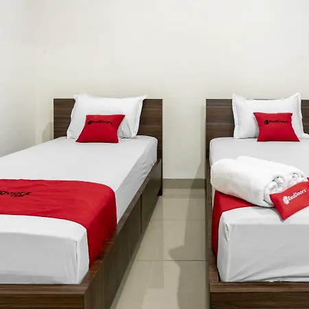 Reddoorz Syariah Near Stadion Teladan Medan-3
