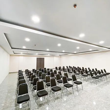 Lun Hotel Manado-3