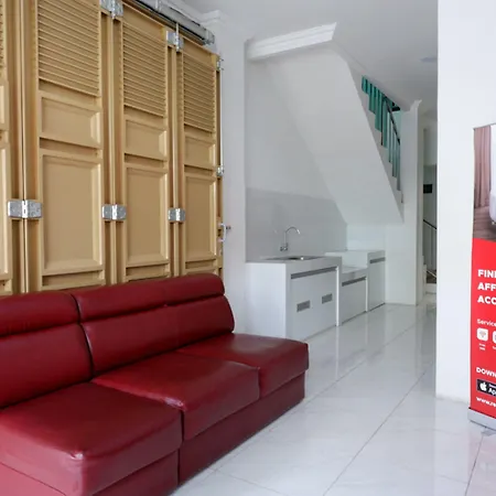 Reddoorz Hostel Near Kota Lama Semarang-3
