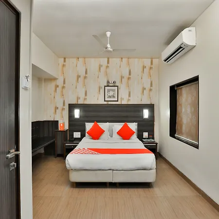 Oyo 17332 Hotel Nana'S-2