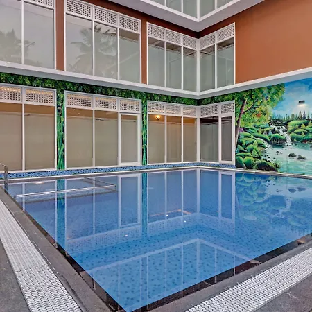 Treebo Golden Terminal Kochi Airport With Swimming Pool-2