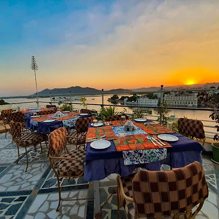 Hotel Mewar Haveli - At Lake Pichola-2