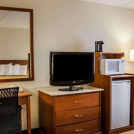 Baymont By Wyndham Youngstown-2