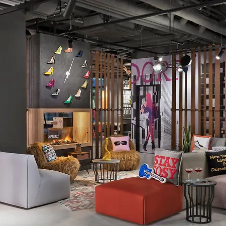 Moxy Duesseldorf City-3