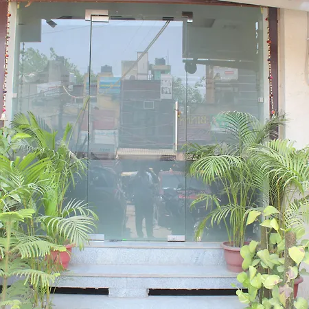 Hotel South Delhi Inn Just 10 Minute Away Form Nizamuddin Railway Station-2