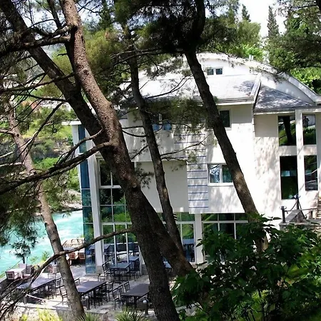 Hotel Ambasador-3