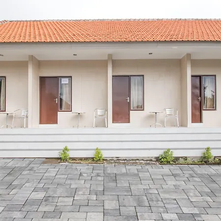 Oyo 2984 Berlian House Ungasan-3