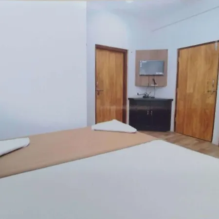 Rajhuns Deluxe Lodging-2