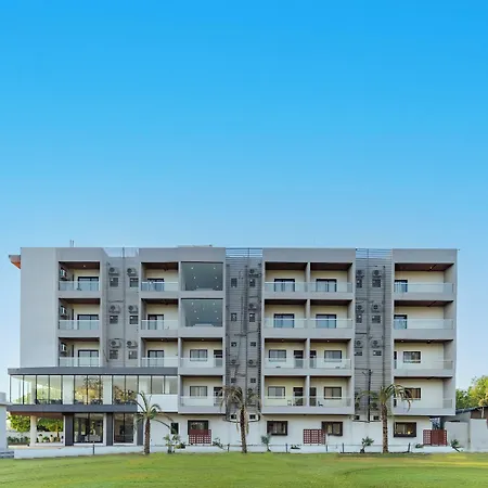 Hotel Bafna Lawn-3
