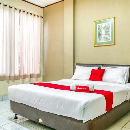 RedDoorz near Plaza Senayan-2