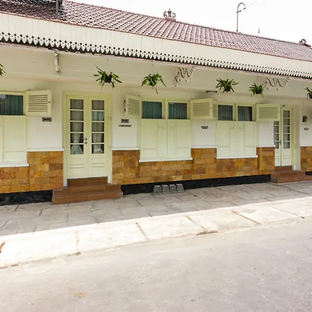 Reddoorz Syariah Near Titik Nol Yogyakarta-2