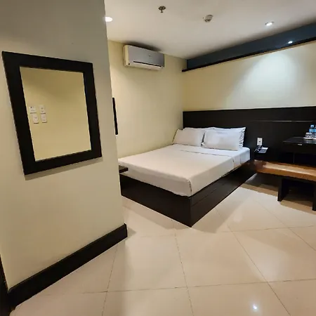 Green Glass Hotel-3