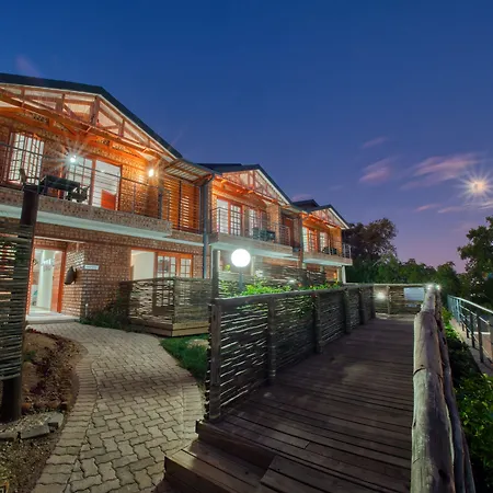 Tembo Guest Lodge-3