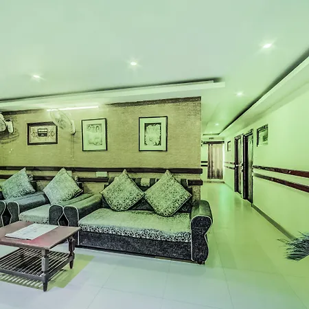 Oyo 33504 Hotel Ananda Inn-3