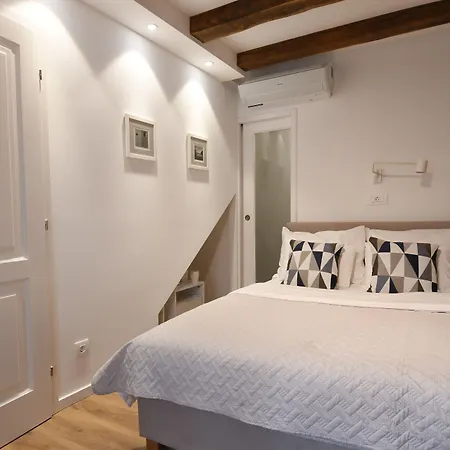 Live Laugh Love Dubrovnik Luxury Rooms-3