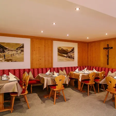 Hotel Garni Chasa Sulai-3