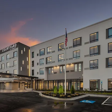 Courtyard By Marriott Conway-3
