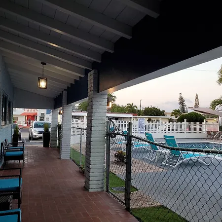 Hollywood Gardens Inn & Suites-2