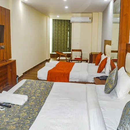 Fabhotel The Golf Inn - Nr Botanical Garden Metro-3